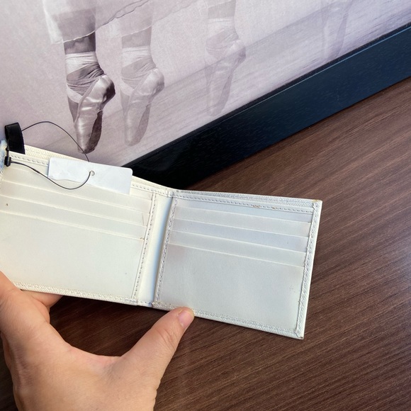 Guess Leather Wallet. UNISEX - Picture 5 of 6